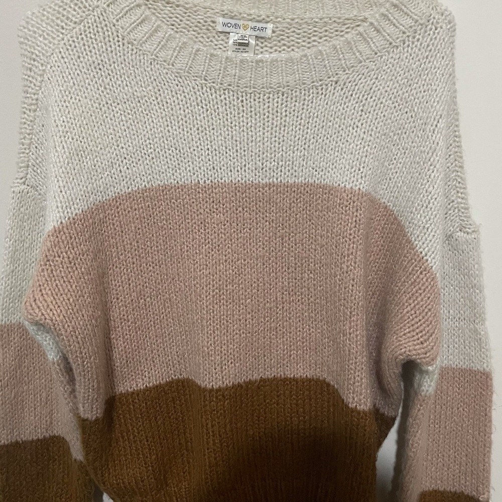 Tilly’s color-block woven sweater